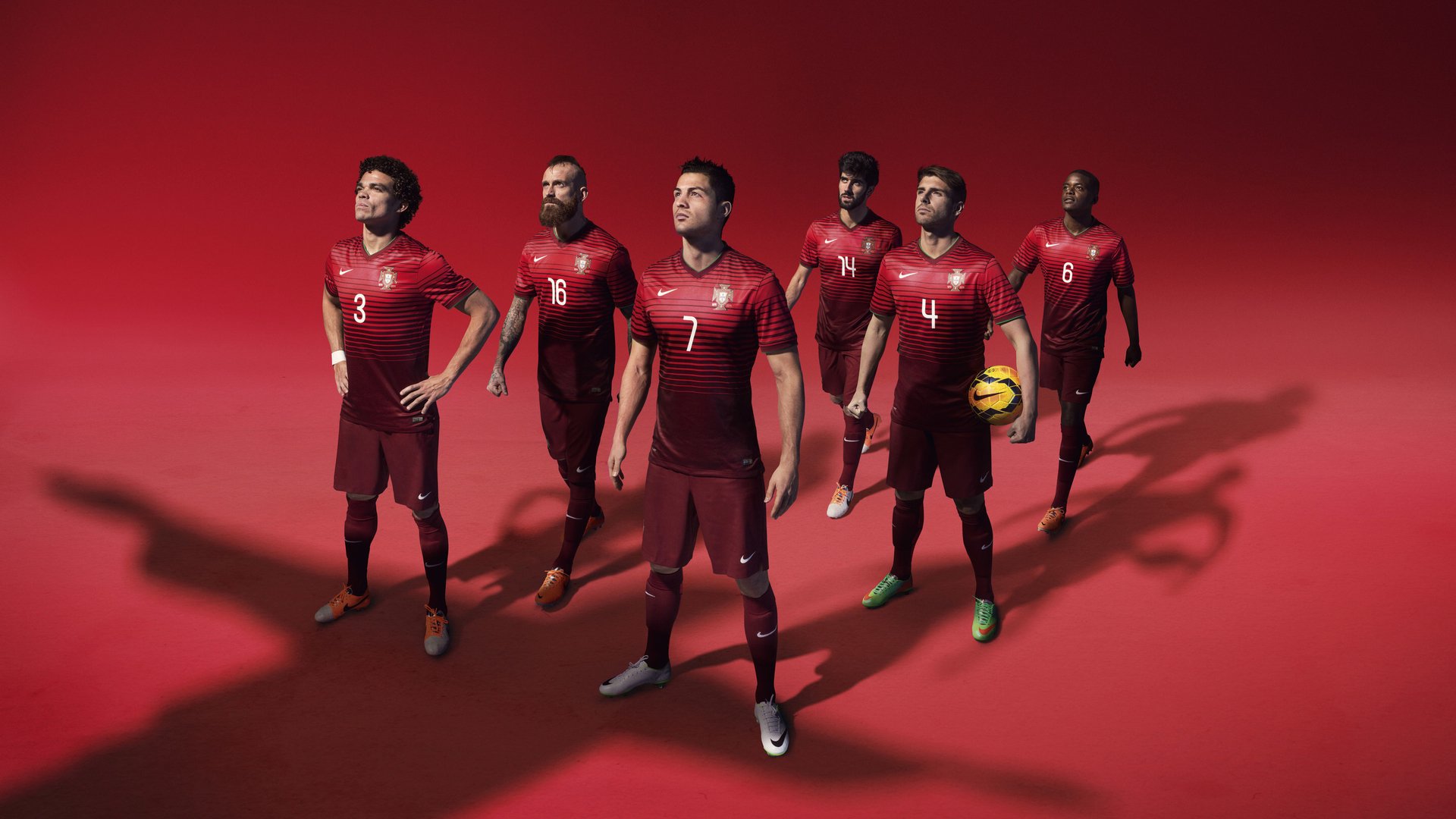 曼联的冬窗计划逐步展开，强化球队整体竞争力，曼城冬窗引援